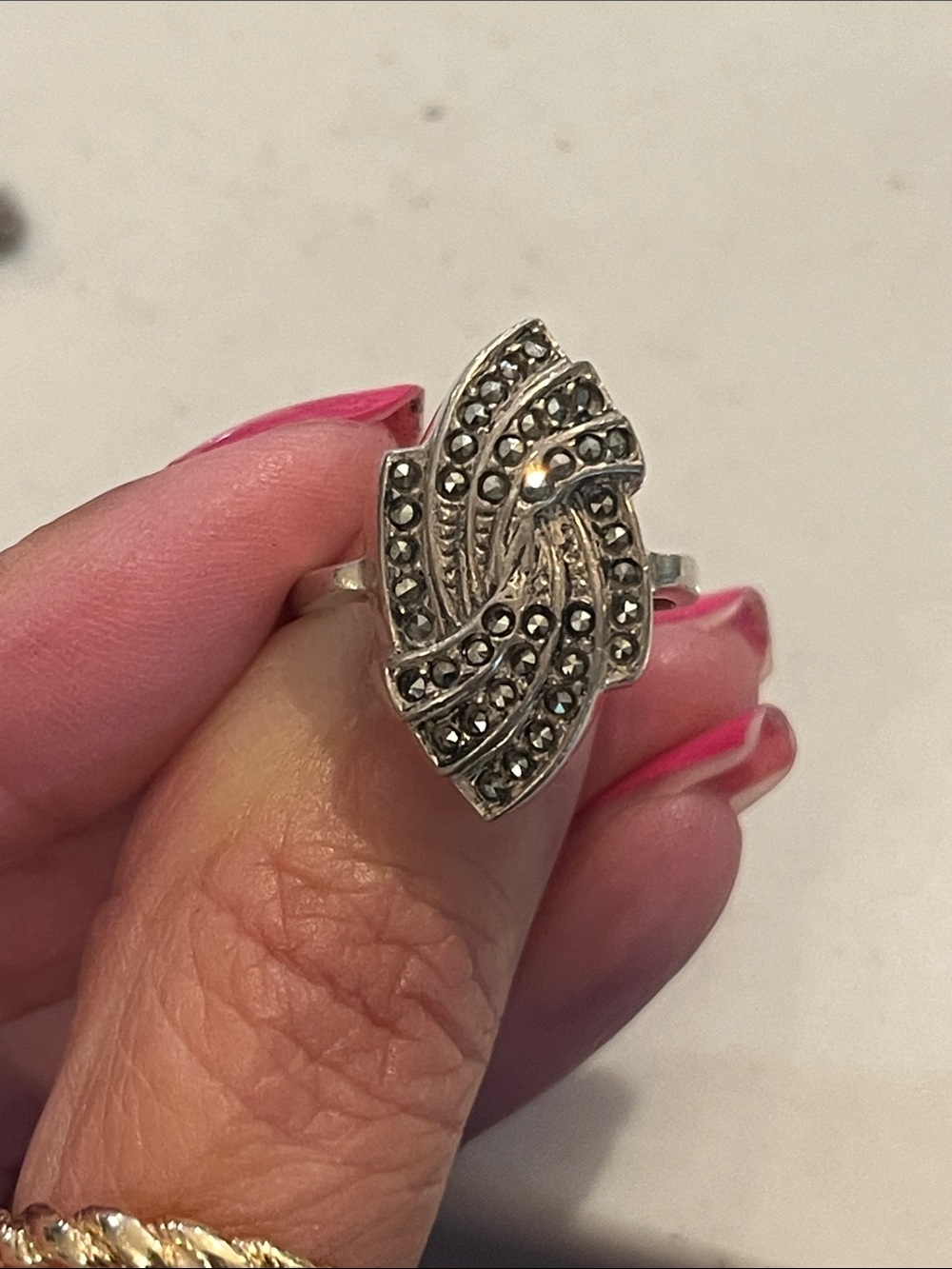 Vintage Sterling Silver Marcasite Leaf Design Ring - Silver